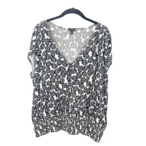 Ann taylor daisy print knit top womens size XL v neck banded smocked black white